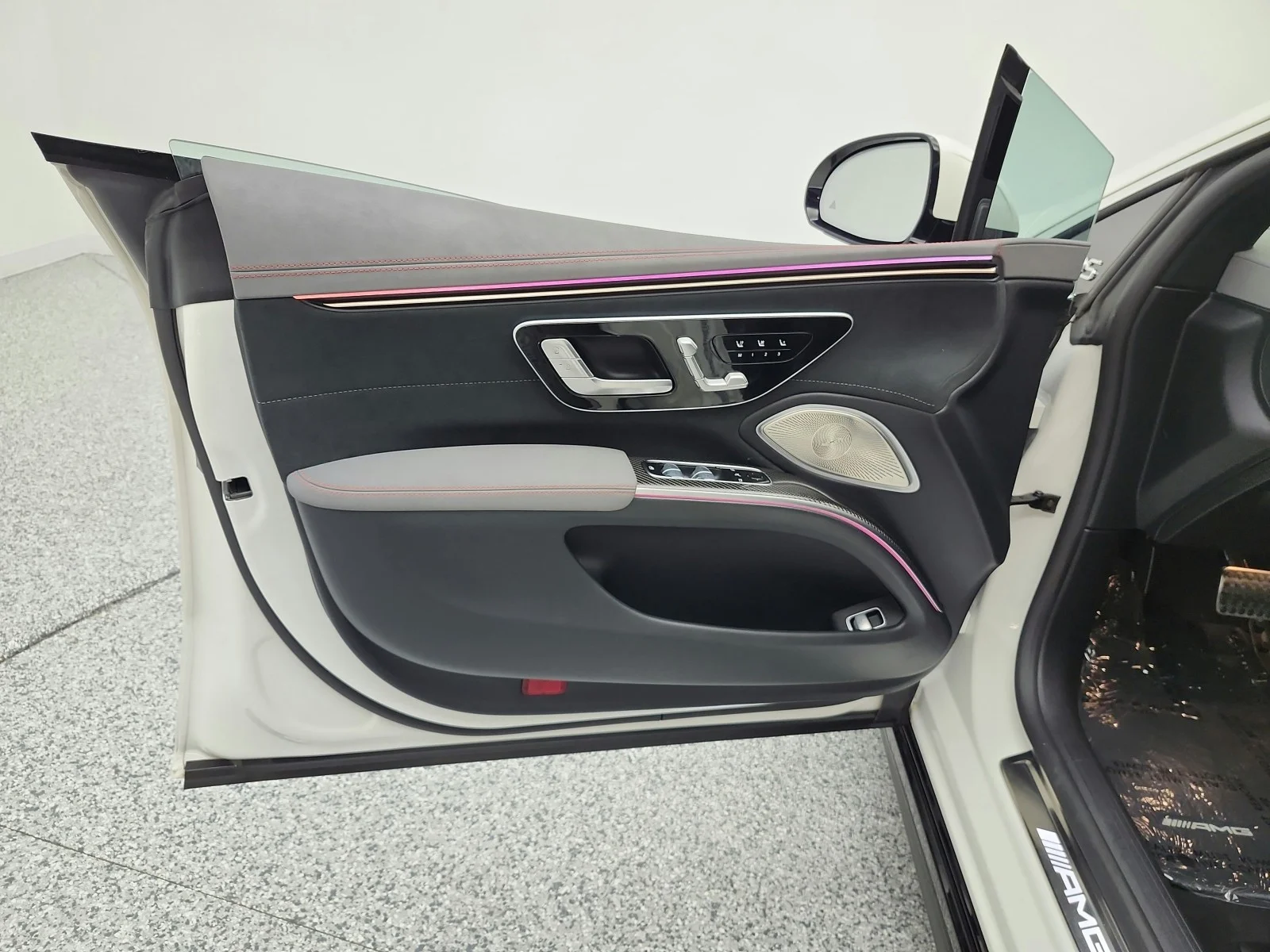 Certified Used 2023 MANUFAKTUR Diamond White Mercedes-Benz AMG® EQS 4MATIC+ Sedan image 15