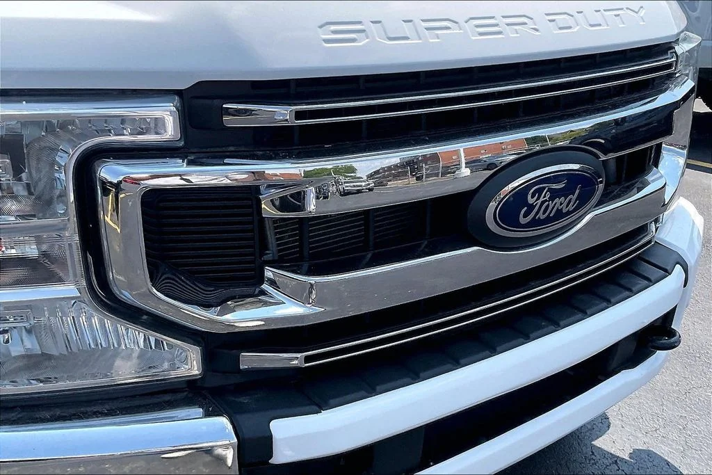 Used 2022 White Ford XLT image 30