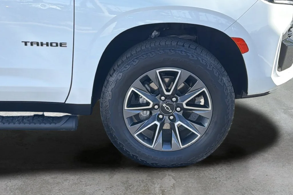 Certified Used 2023 SUMMIT WHITE Chevrolet Z71 image 9
