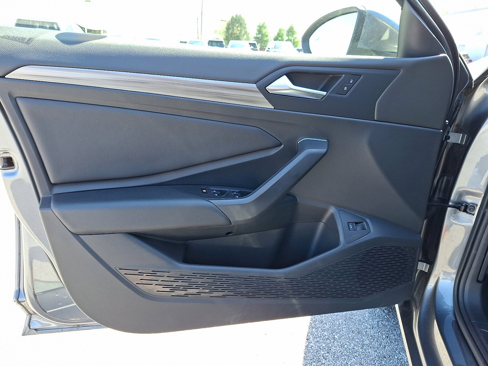 Used 2020 Platinum Gray Metallic Volkswagen SEL image 14