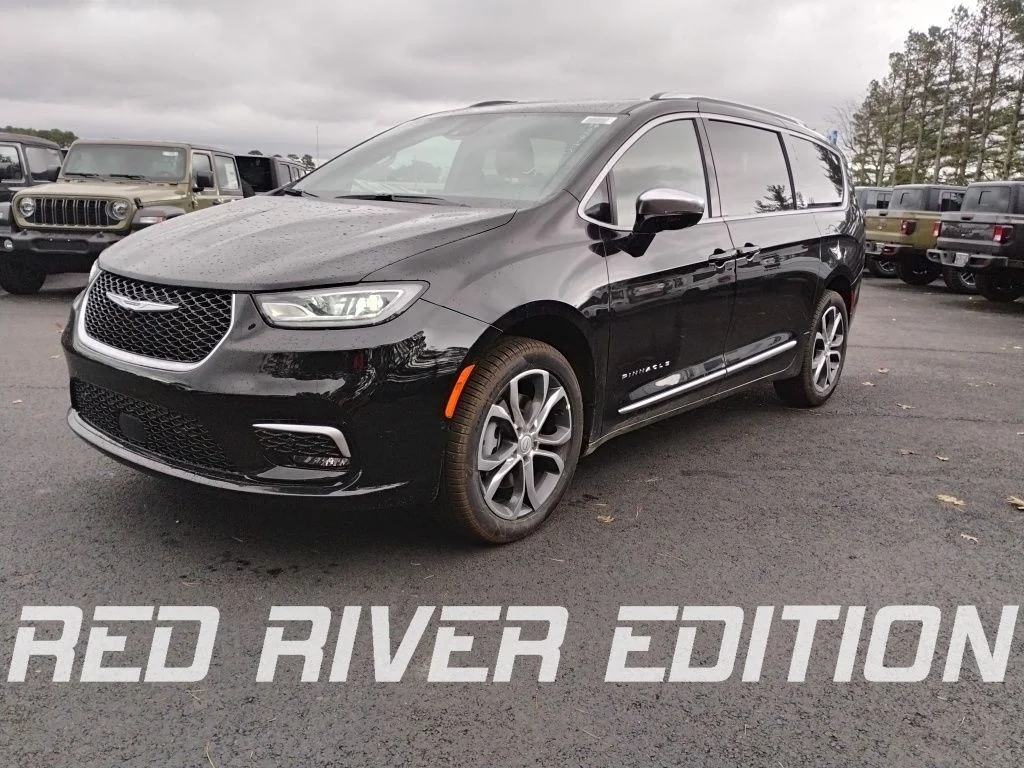 2026 Chrysler Pacifica Pinnacle AWD's photo