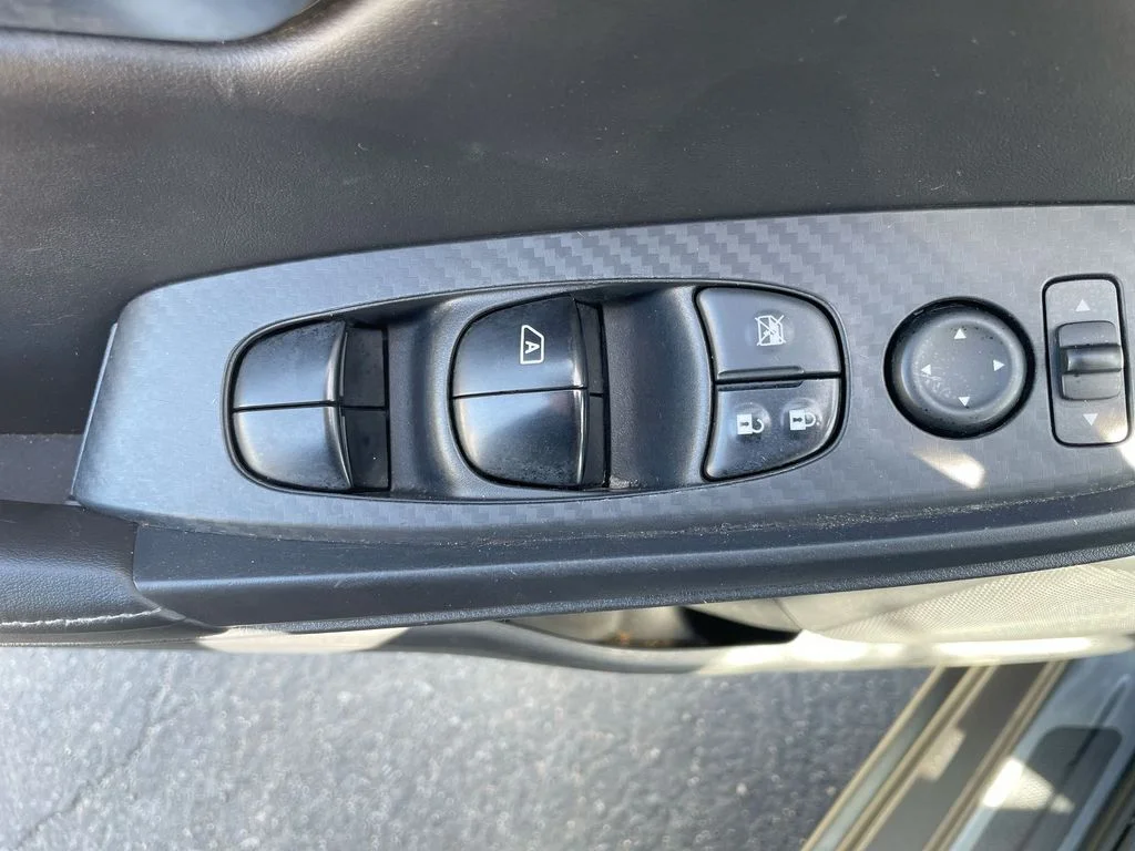 Used 2020 Gray Nissan SV image 15
