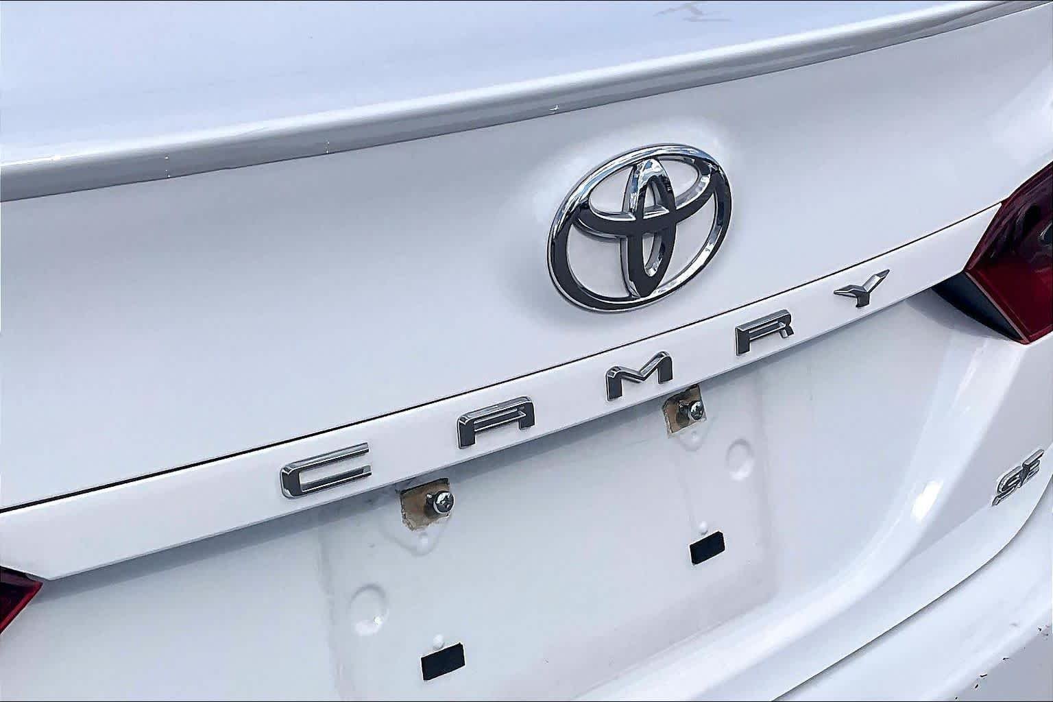 Used 2023 Ice Cap Toyota SE image 29