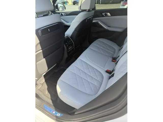 Used 2026 Alpine White BMW xDrive40i image 7
