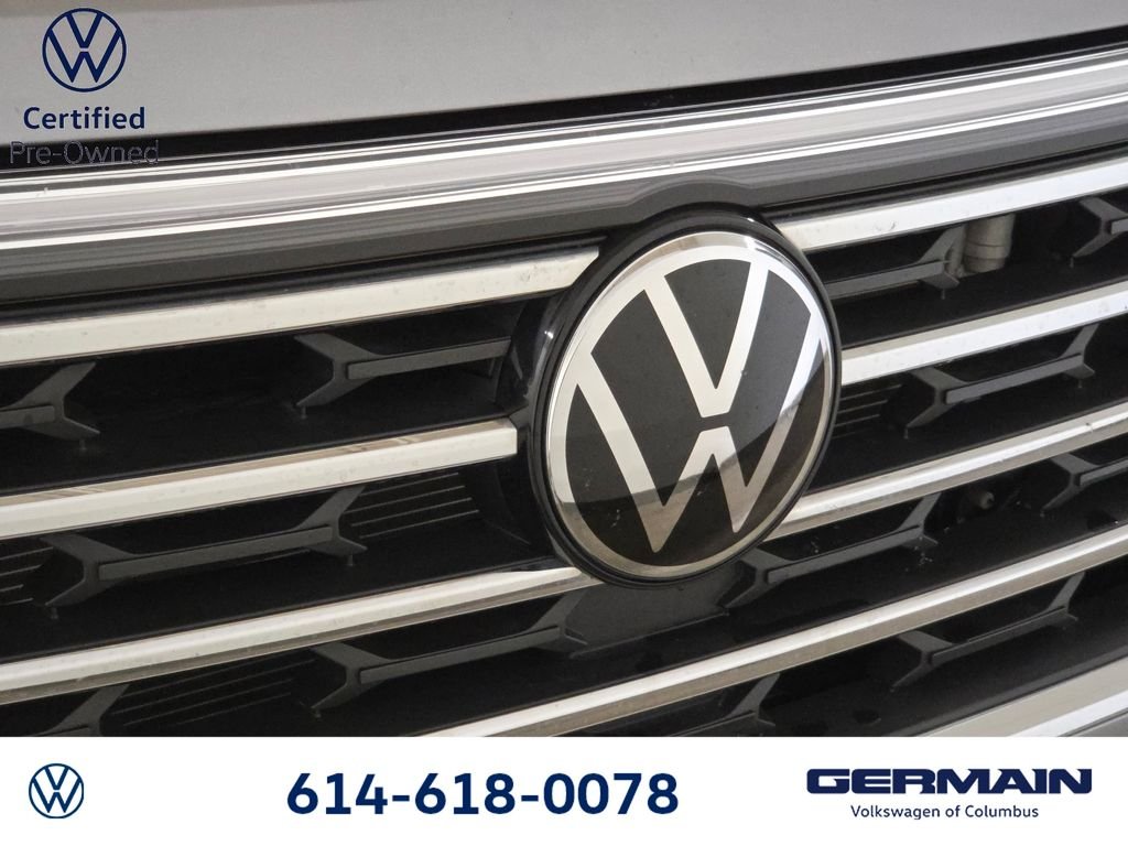 Used 2025  Volkswagen 2.0T SE image 13
