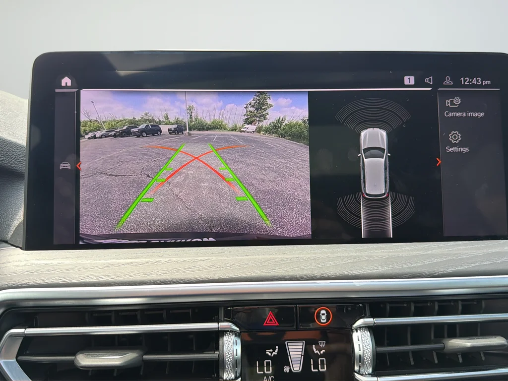 Used 2022 Blue BMW xDrive30i image 14