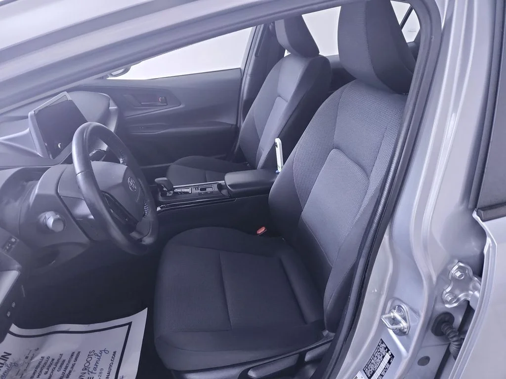 2023 Toyota Prius LE - Photo 11