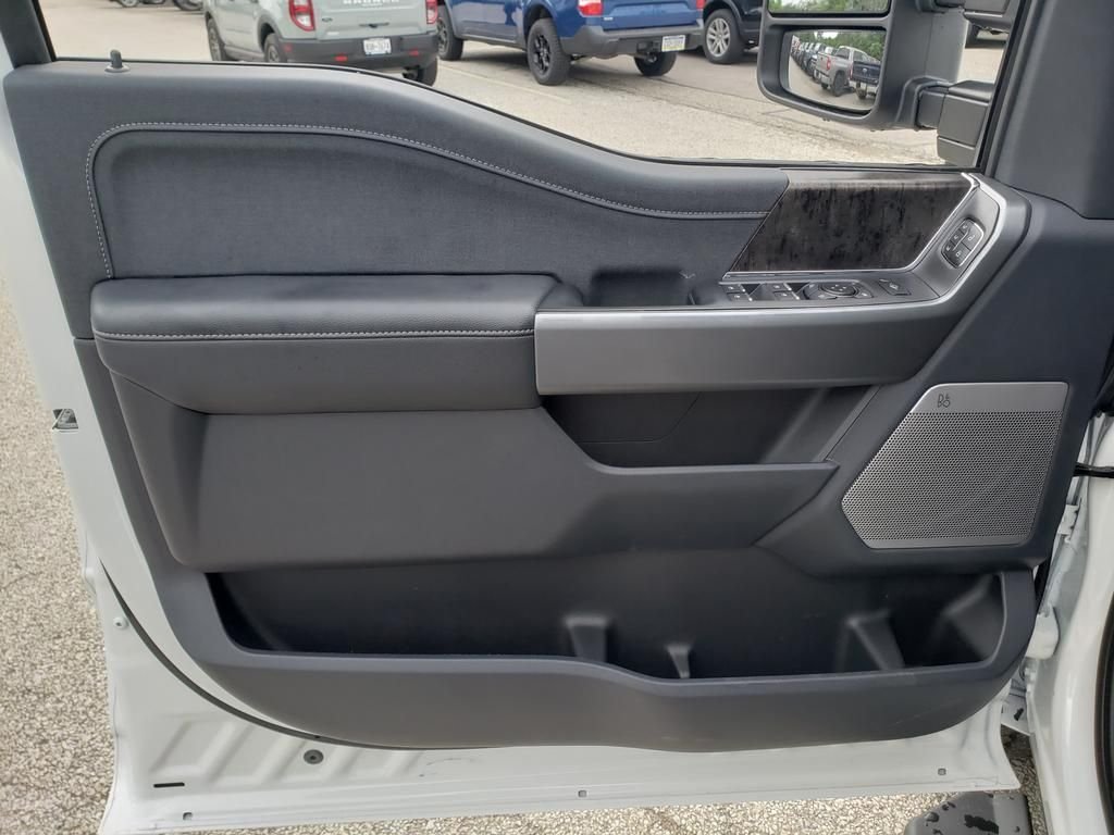 2025 Ford F-350 Super Duty Lariat - Photo 11