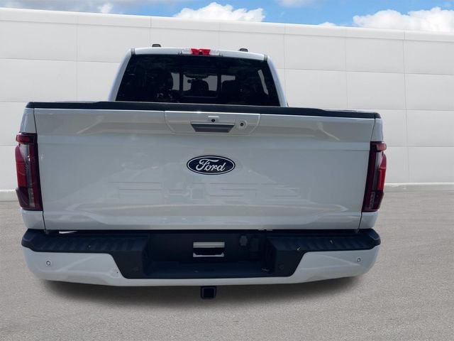 Used 2024 Star White Ford Platinum image 4