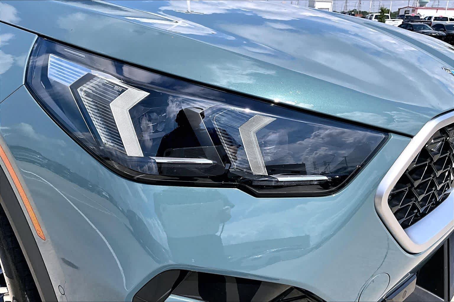 Used 2025 Cape York Green Metallic BMW xDrive28i image 27