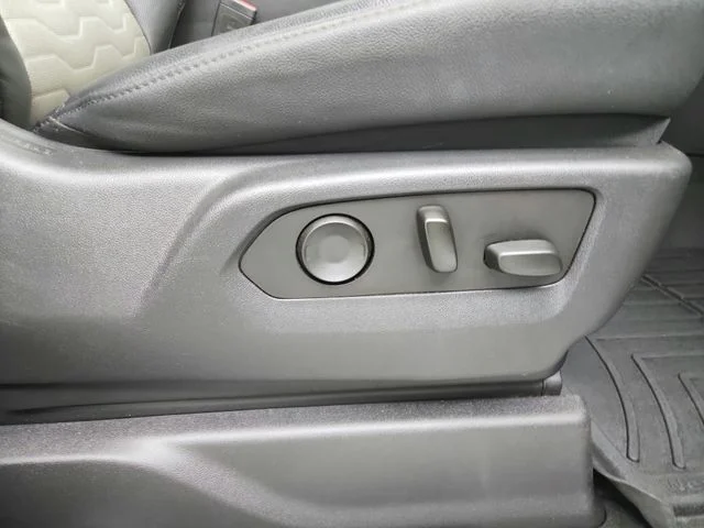 Used 2022 White Chevrolet ZR2 image 41