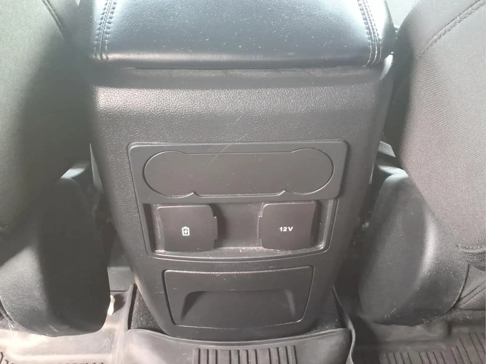 Used 2023 Agate Black Metallic Ford XLT image 29