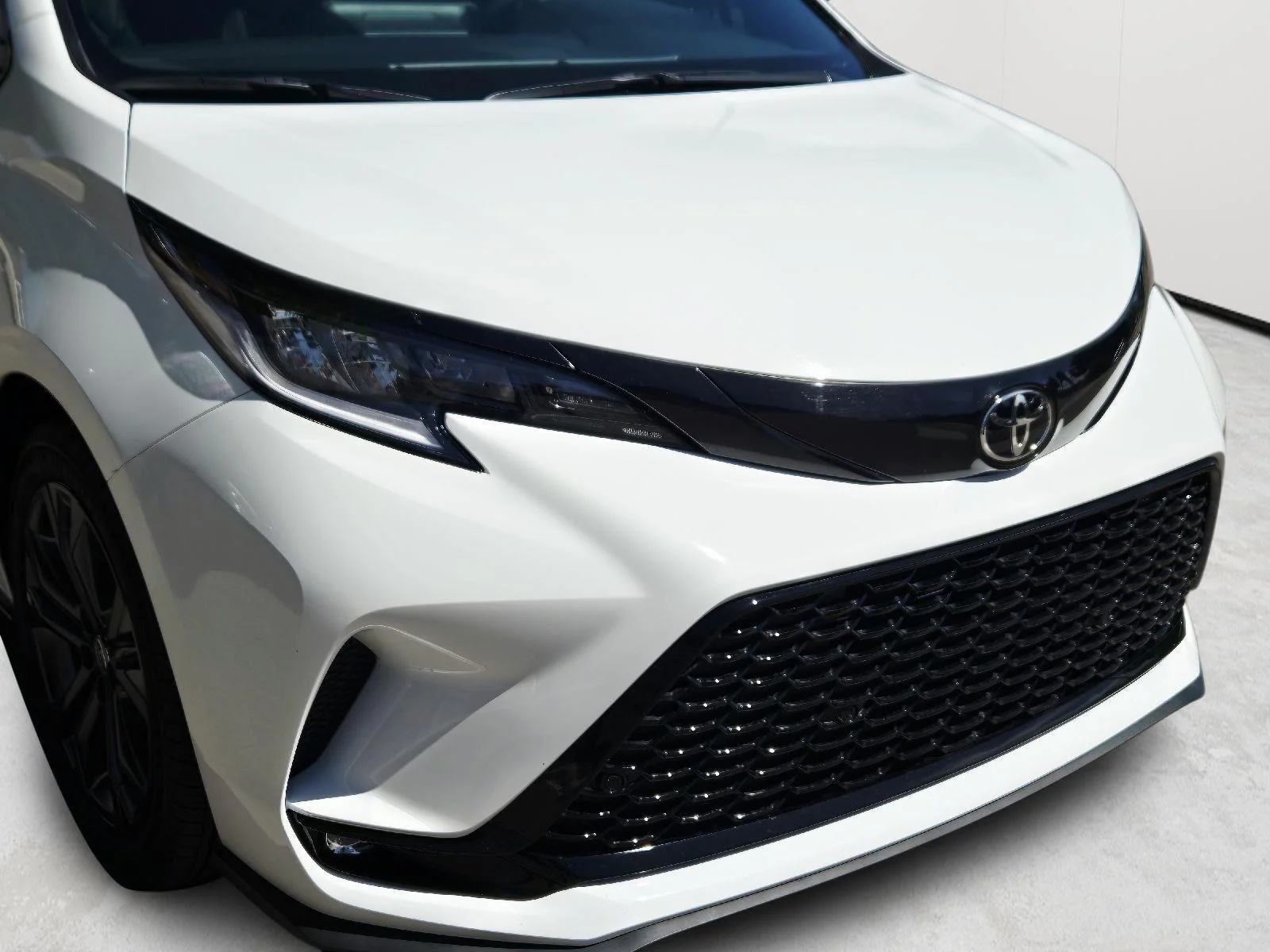 Used 2026 Ice Cap Toyota XSE image 7