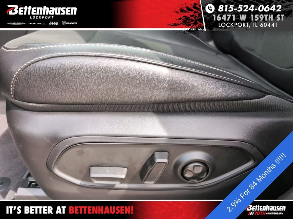 New 2026 Baltic Gray Metallic Clear-Coat Exterior Paint Jeep Altitude image 16