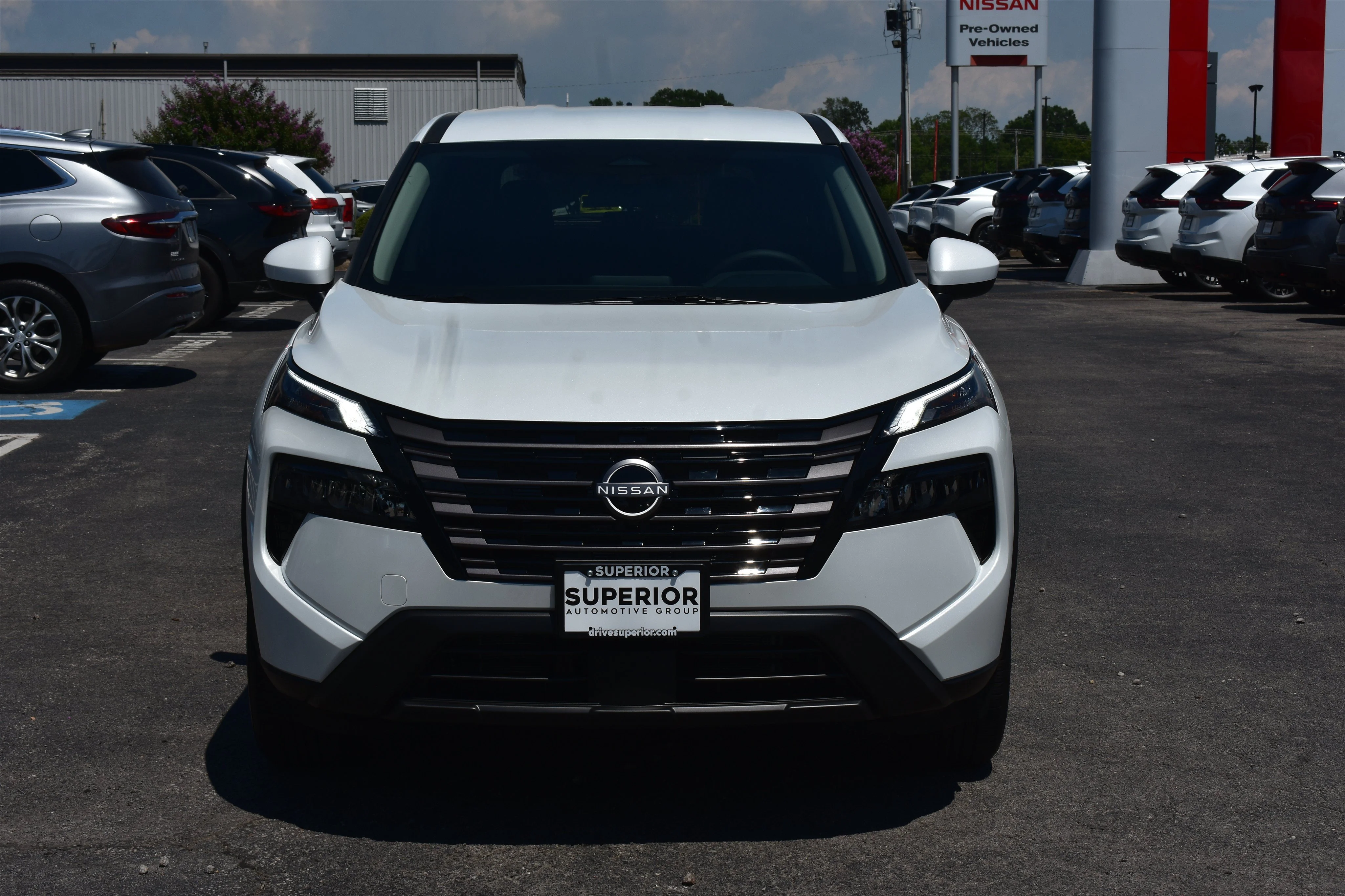 New 2026 Everest White Pearl Tricoat Nissan SV image 2