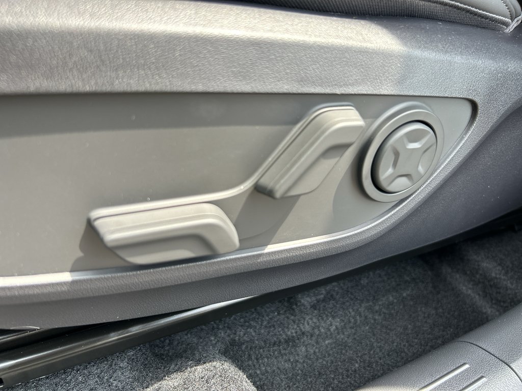 New 2027 Snow White Pearl Kia X-Line S image 19