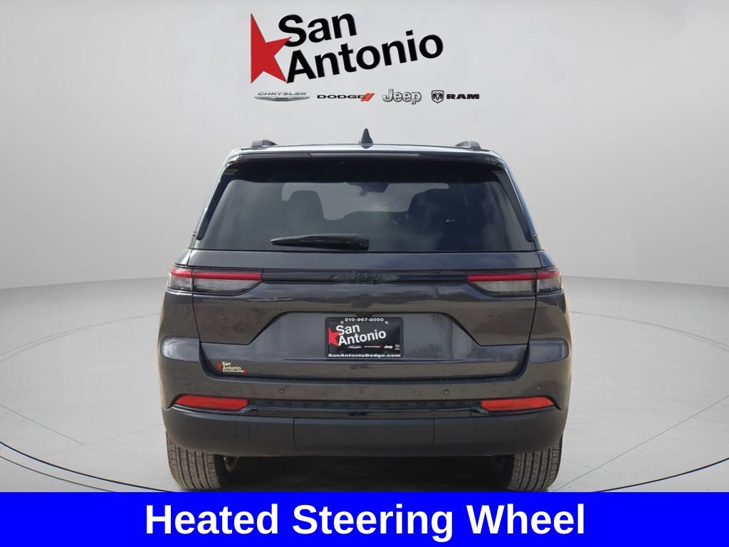 New 2025 Baltic Gray Metallic Clear-Coat Exterior Paint Jeep Altitude X image 13