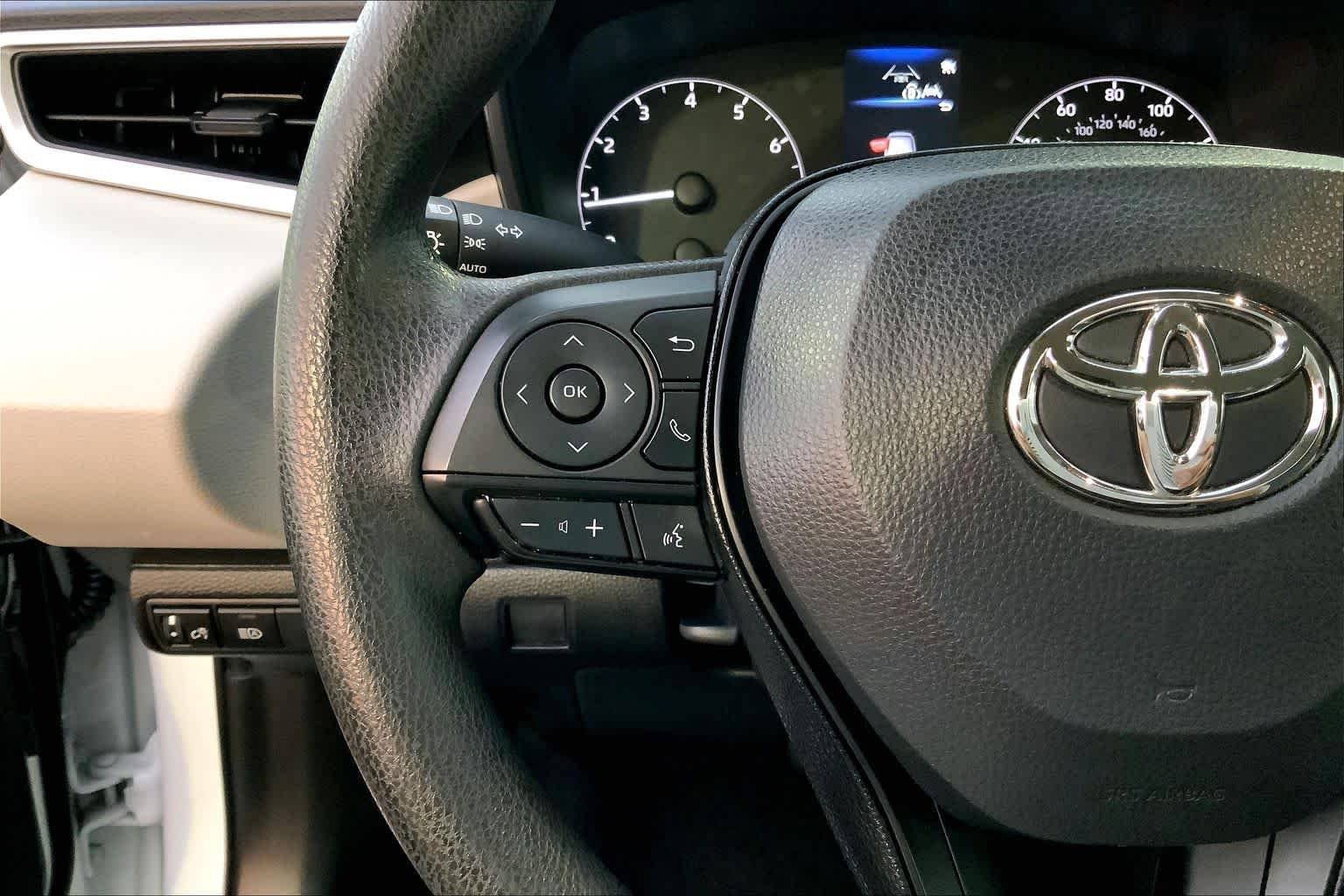 Used 2023 Ice Cap Toyota LE image 22