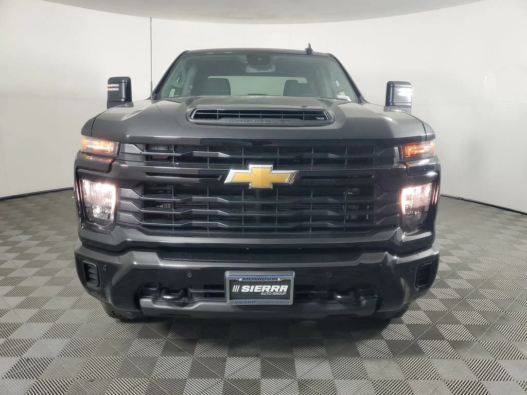 2026 Chevrolet Silverado 2500 HD Custom - Photo 9