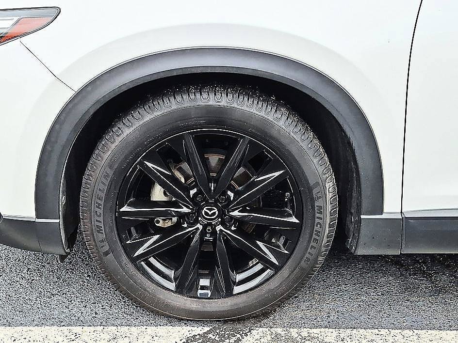 Used 2022 Snowflake White Pearl Mica Mazda Touring Plus image 9