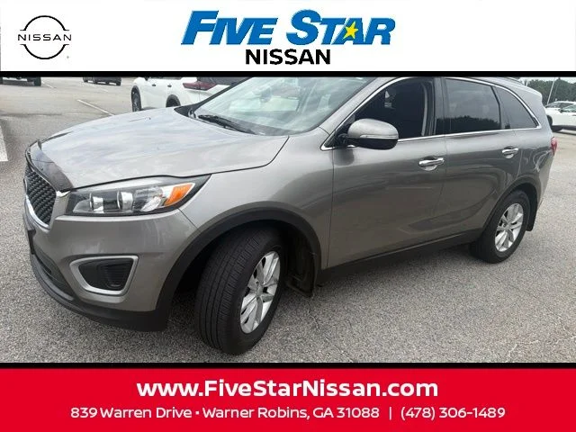 Used 2018 Silver Kia LX image 1