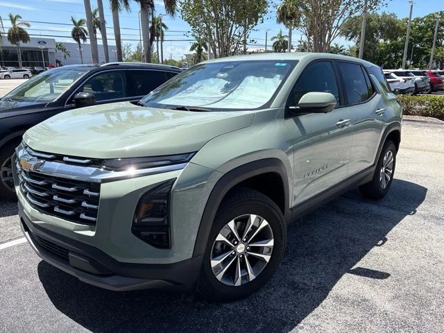 Used 2025 Green Chevrolet LT image 2