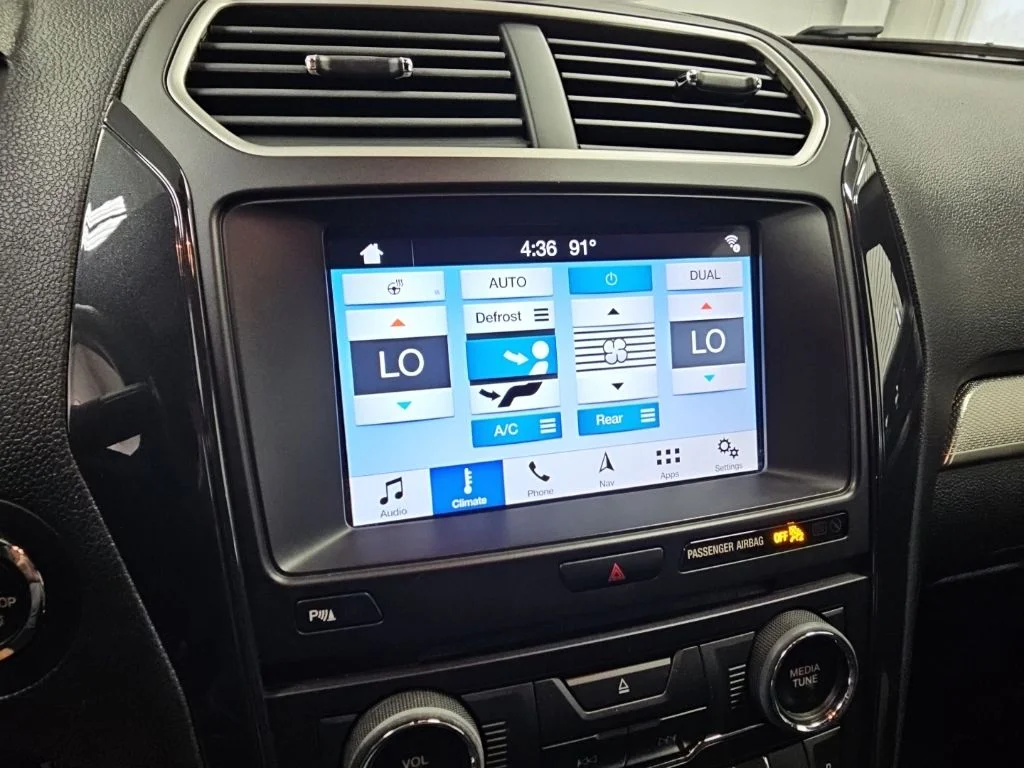 Used 2018 Red Ford XLT image 16