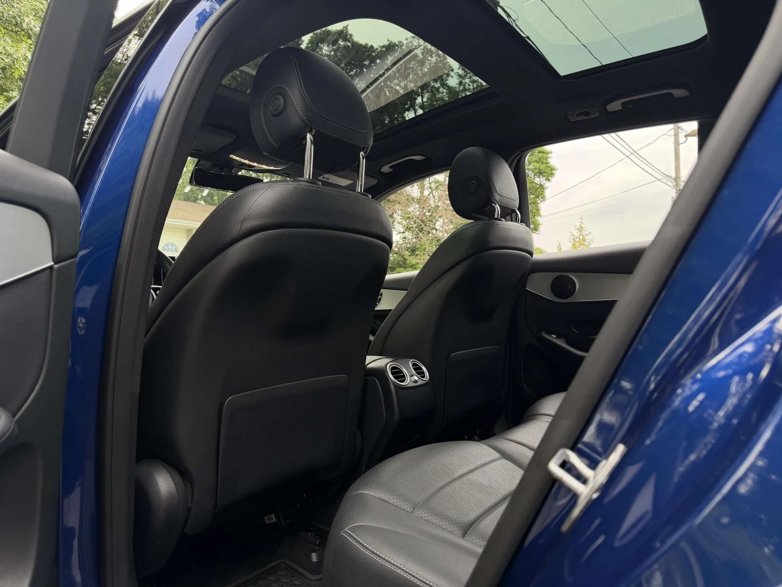 Used 2021 Blue Mercedes-Benz GLC 300 image 16