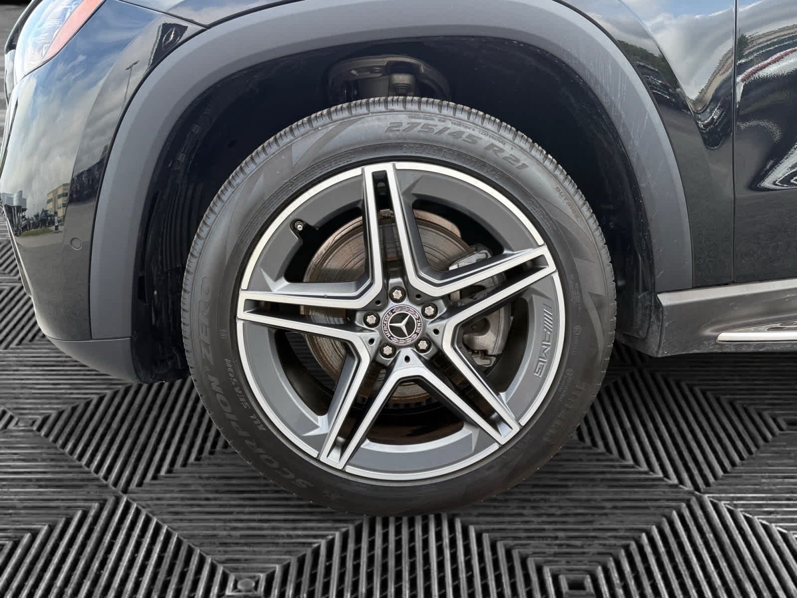 Certified Used 2025 Obsidian Black Metallic Mercedes-Benz GLS 450 image 9