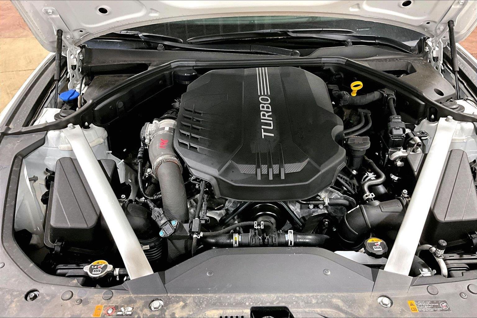 New 2026 Uyuni White Genesis 3.3T SPORT PRESTIGE image 14