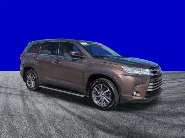 Certified Used 2019 Walnut Toyota XLE image 2