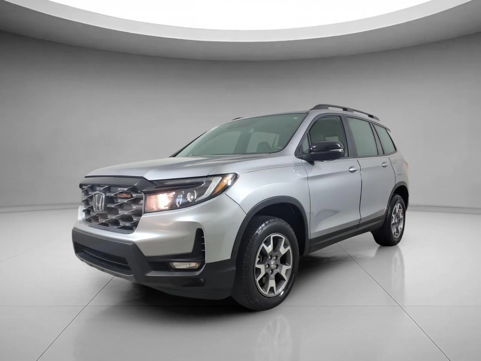 Used 2022 Lunar Silver Metallic Honda TRAILSPORT image 1