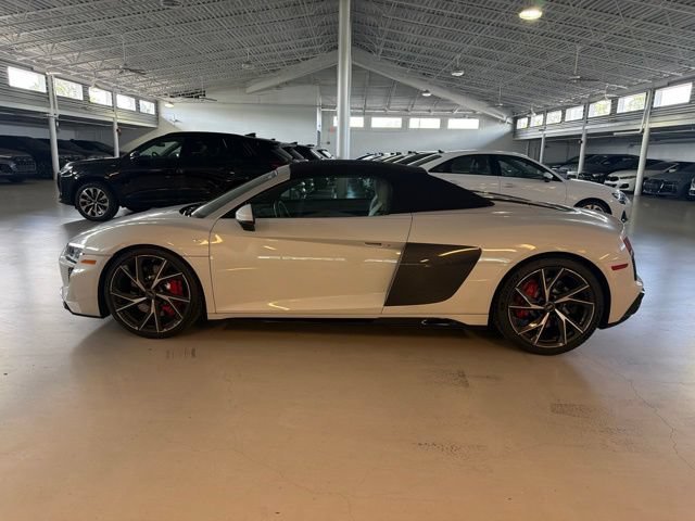 Used 2023 Suzuka Gray Metallic Audi V10 performance image 6