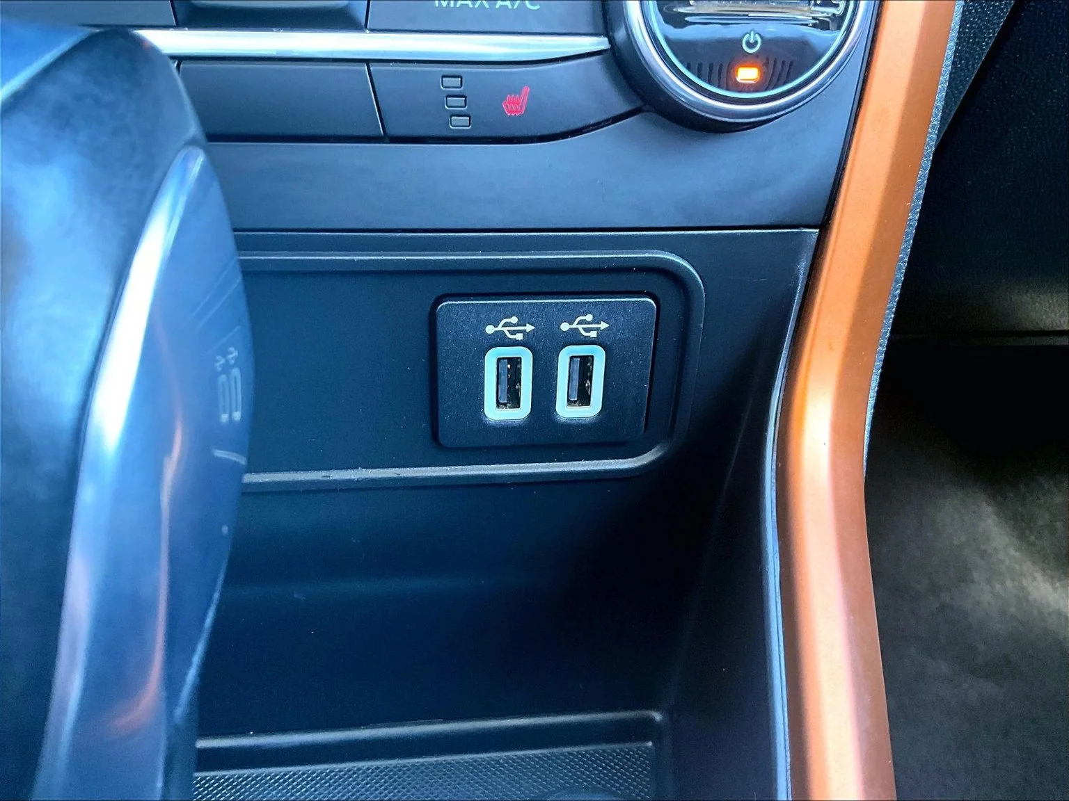 Used 2022 Blue Ford SE image 32