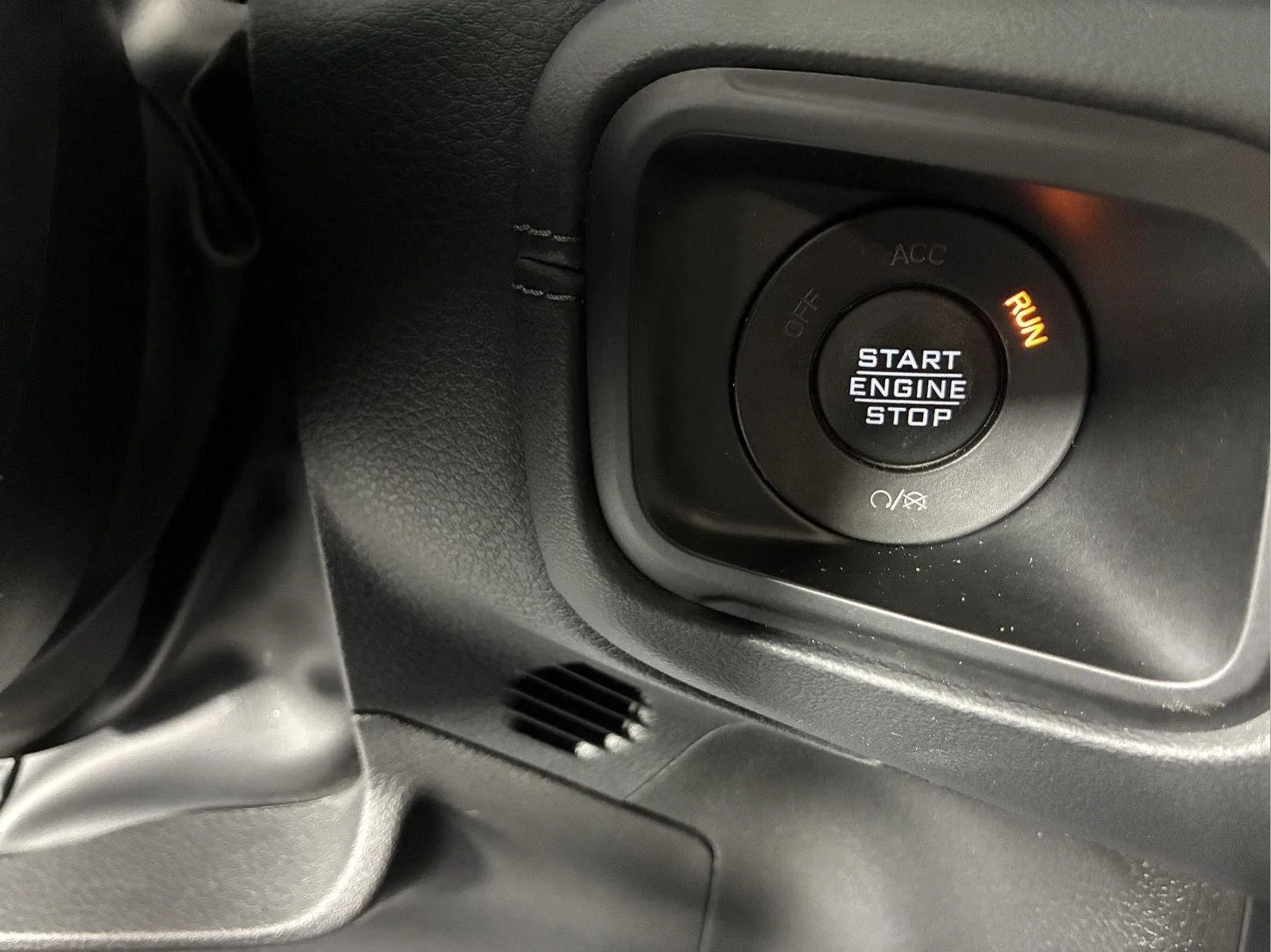 Used 2024 Earl Clearcoat Jeep Sahara image 30