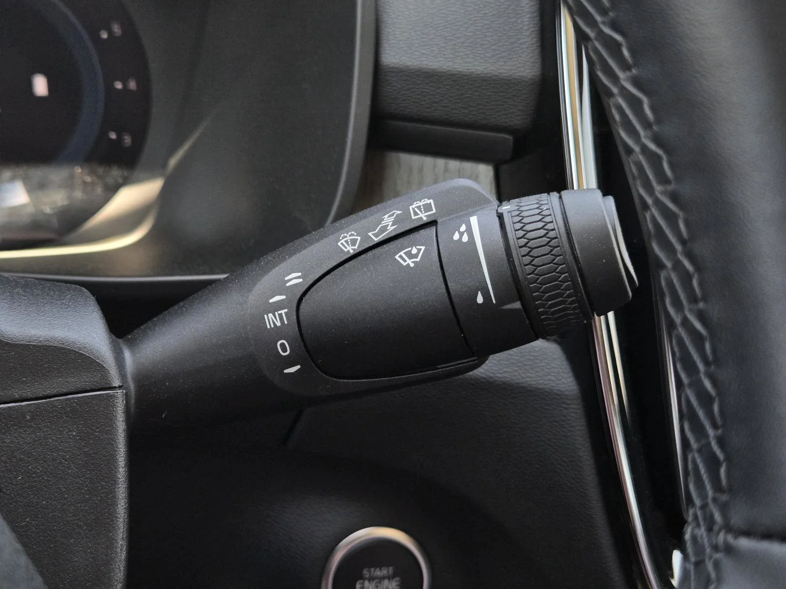 Used 2025 Black Volvo Plus Dark Theme image 18