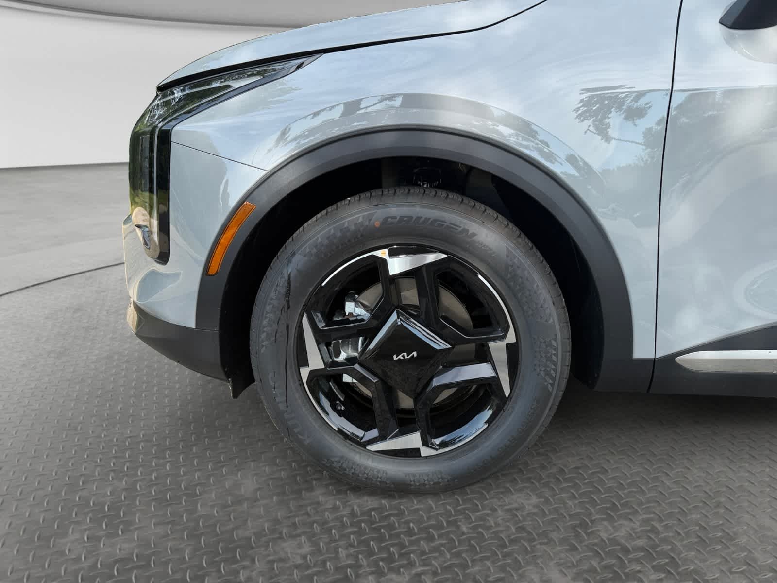 New 2027 Wolf Gray Kia EX image 9