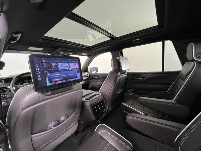 Used 2025 White GMC AT4 Ultimate image 17