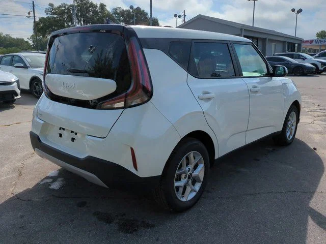 Certified Used 2025 White Kia LX image 5