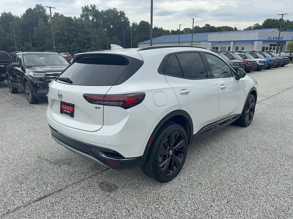 Used 2023 White Frost Tricoat Buick Preferred image 7