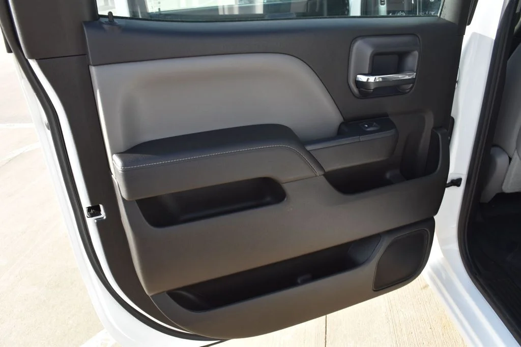 Used 2015 White Chevrolet Work Truck image 22
