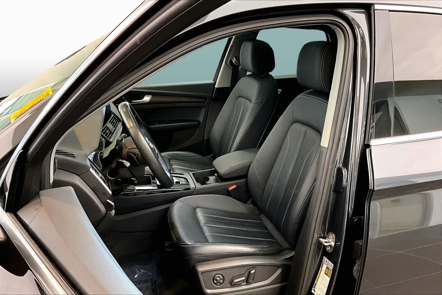 Pre-Owned 2023 Audi Q5 Premium