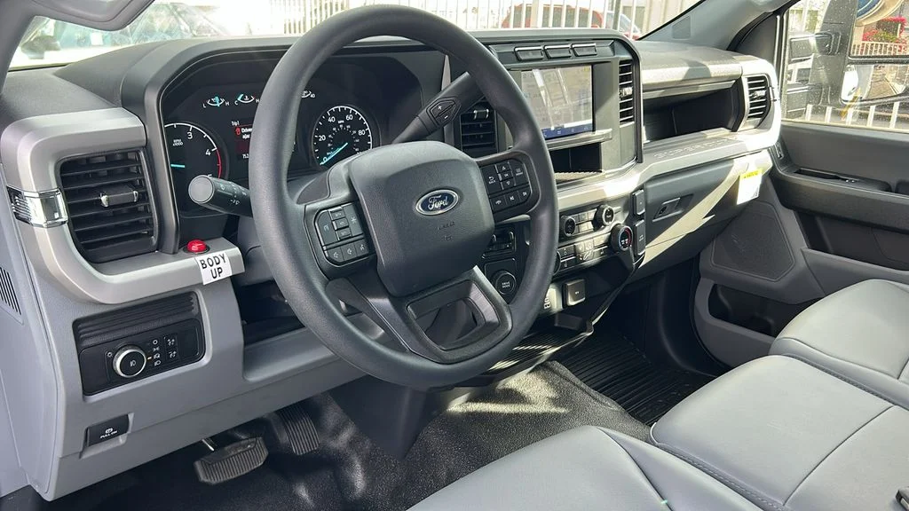 2024 Ford F-450 Super Duty Chassis Cab XL - Photo 7