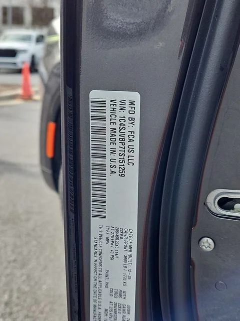 New 2026 Baltic-Gray Metallic Clear-Coat Exterior Paint Jeep Limited image 30