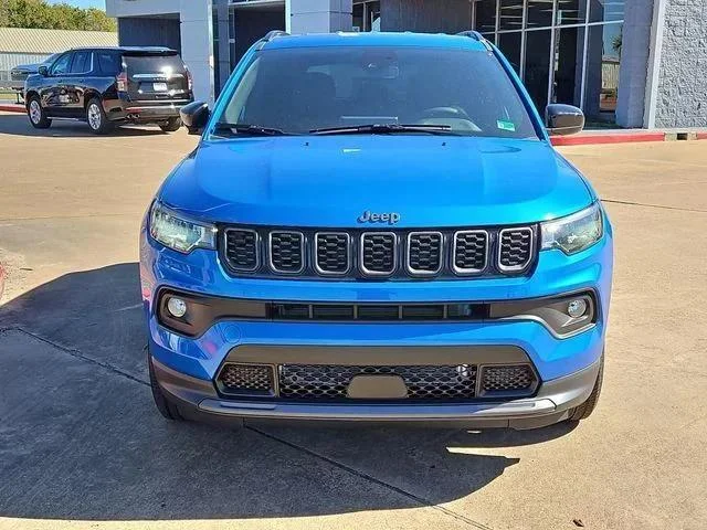 New 2026 Hydro Blue Pearl-Coat Exterior Paint Jeep Latitude image 2