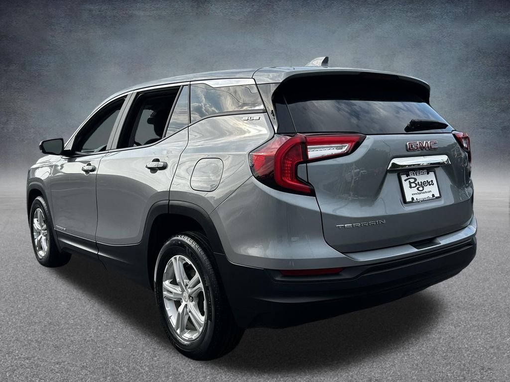 Used 2023 Sterling Metallic GMC SLE image 5