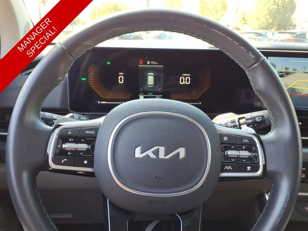 Used 2025 Gray Kia LXS image 10