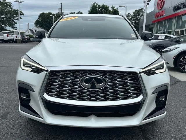 Used 2025 White INFINITI ESSENTIAL image 8