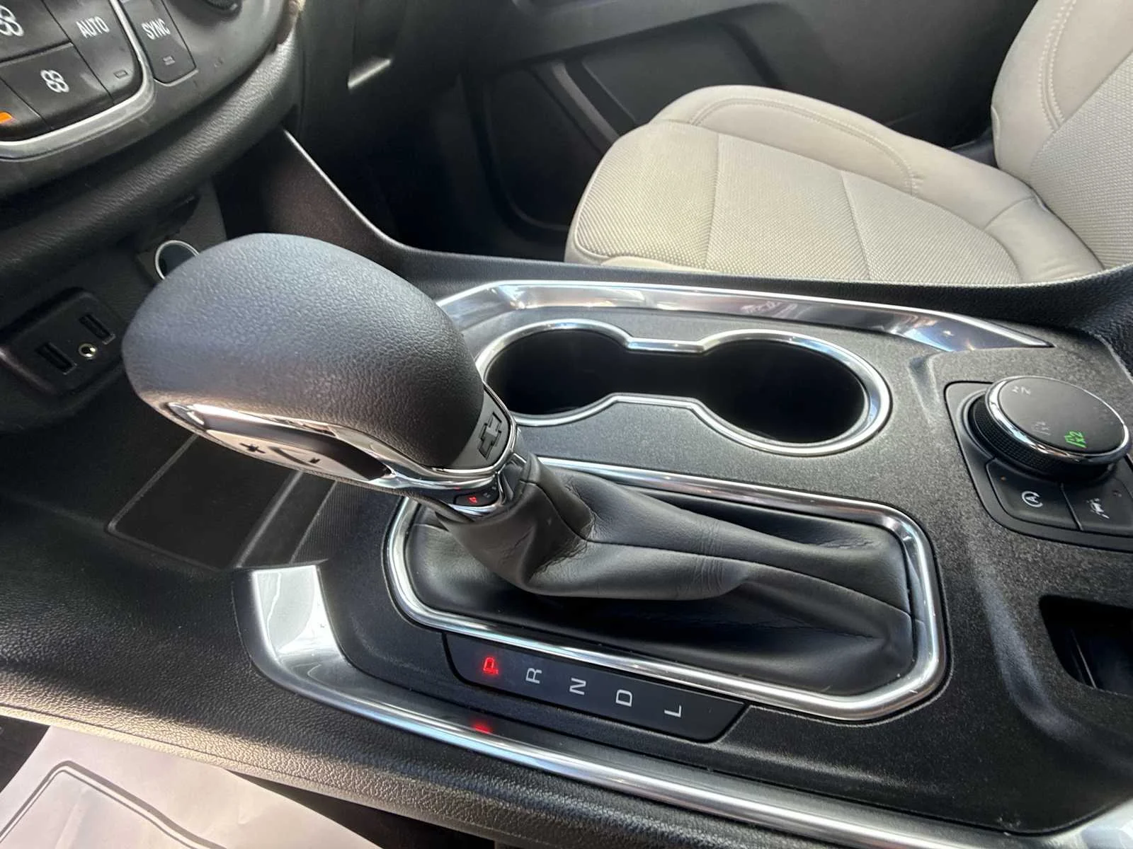 2023 Chevrolet Traverse LS - Photo 15