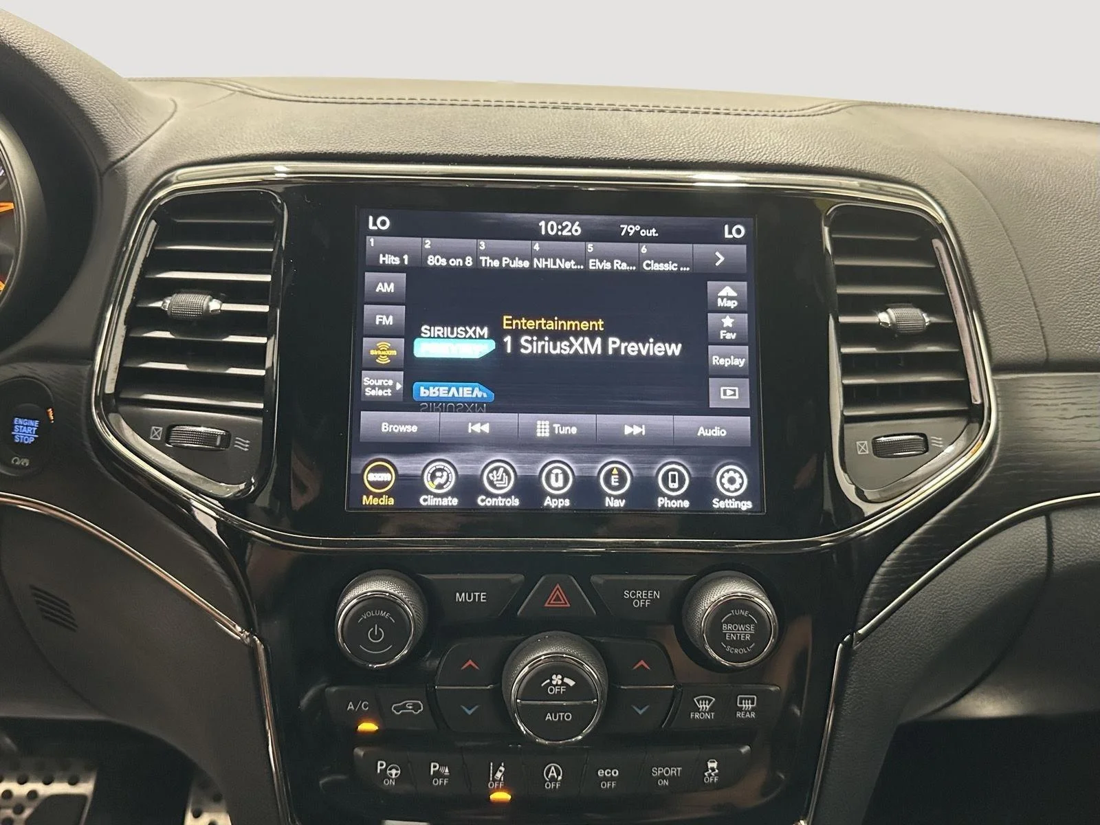 Used 2021 Diamond Black Crystal Pearl Jeep Overland image 11